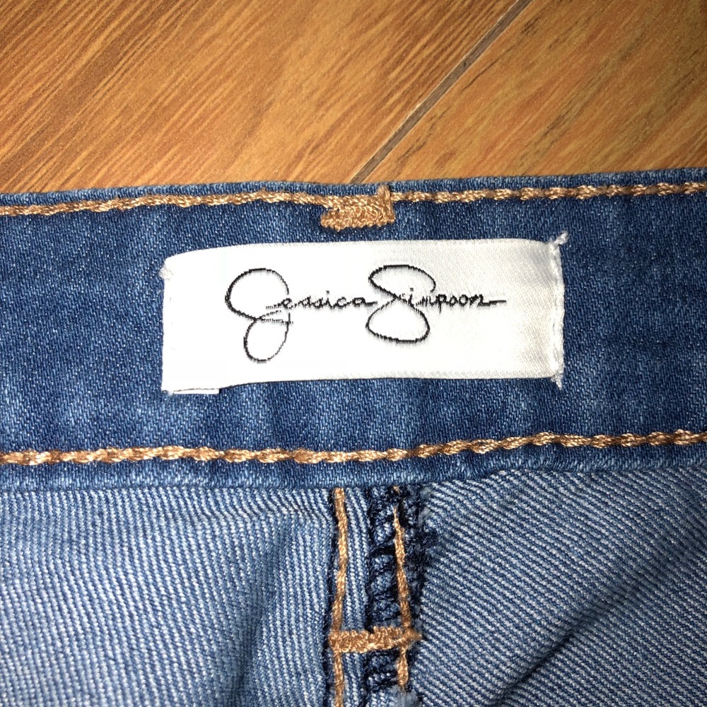 Jessica Simpson capris - Picture 2 of 3